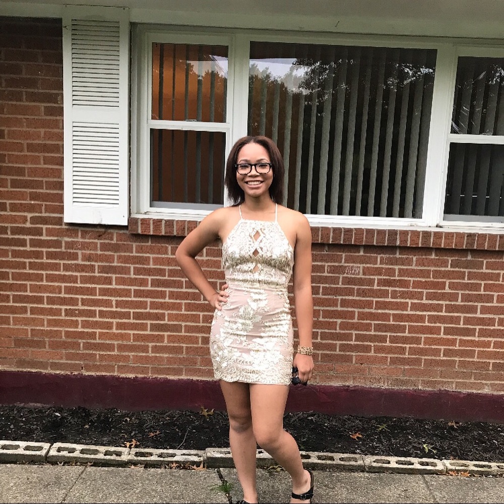 Meet your Posher, Crystal